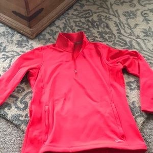 NEVER WORN!!! Nike golf top layer.